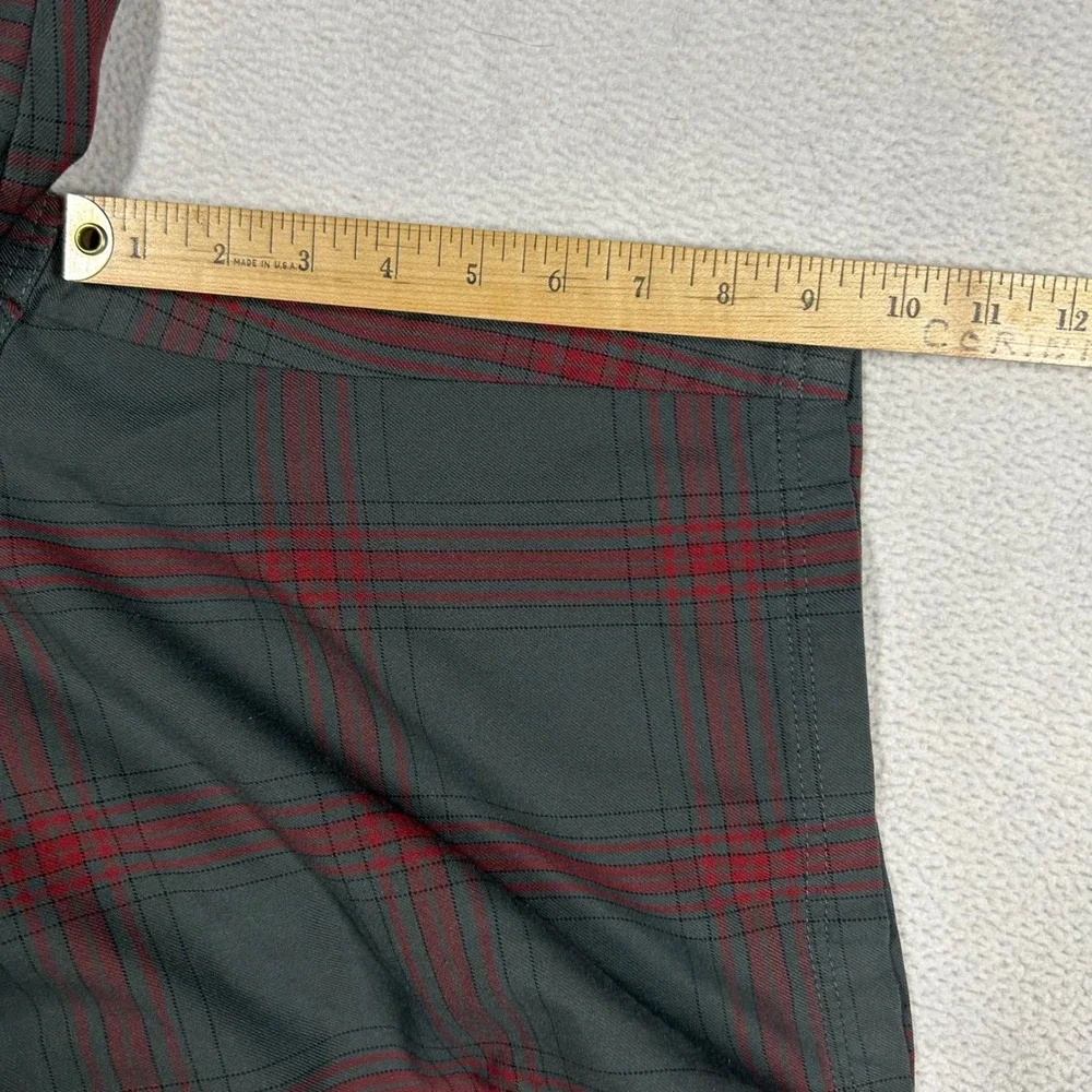 Vintage Y2K Quiksilver Plaid Shorts Men 33 Grey Red Embroidered Grunge Style